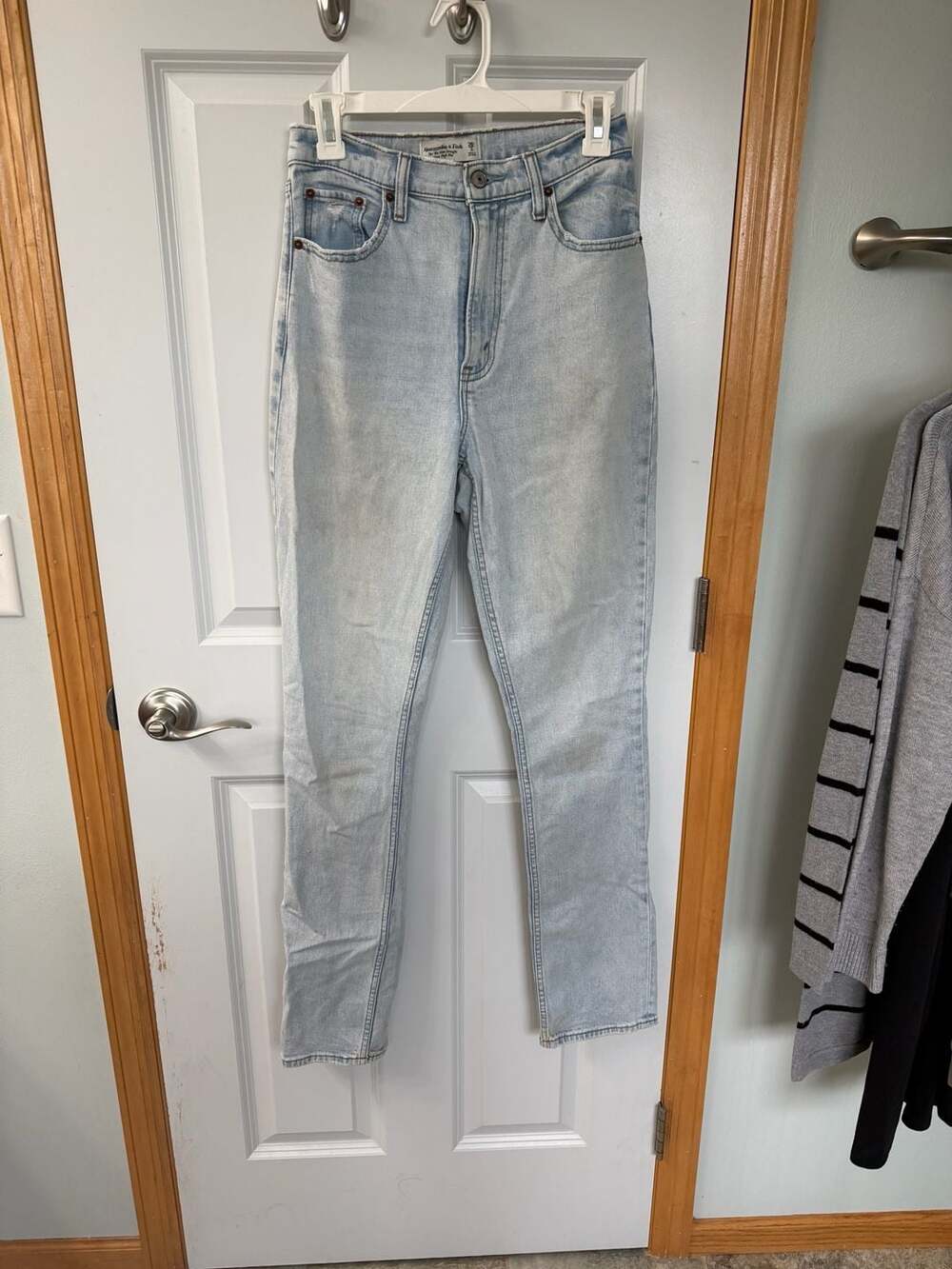 Abercrombie & Fitch The '90s Slim Straight Ultra High Rise Jeans, Size 26/2L